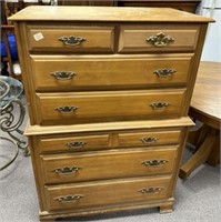 Late 20th Century Maple Chest of Drawers