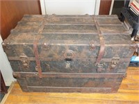 STEAMER TRUNK