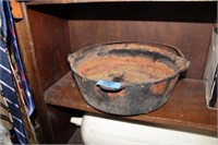 CAST IRON POT