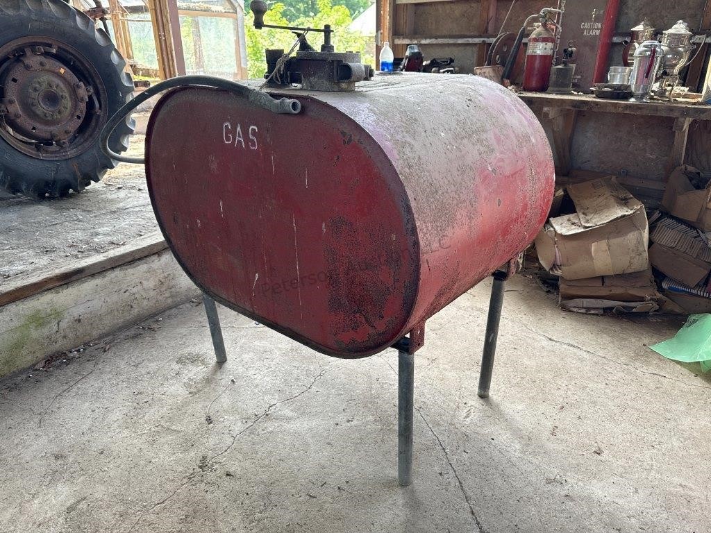 Gas Tank w/ Hand Pump