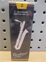 5 Saxophone Baritone SR242 Reeds