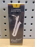 5 Saxophone Baritone SR242 Reeds