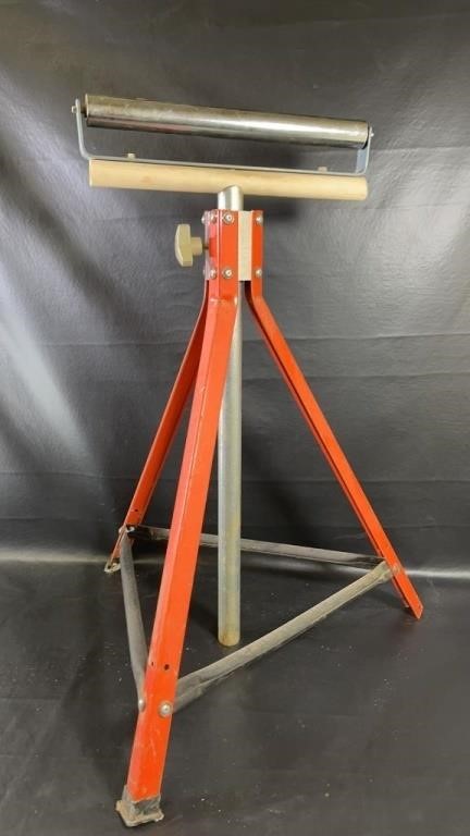 Adjustable Roller Stand 27 inches tall