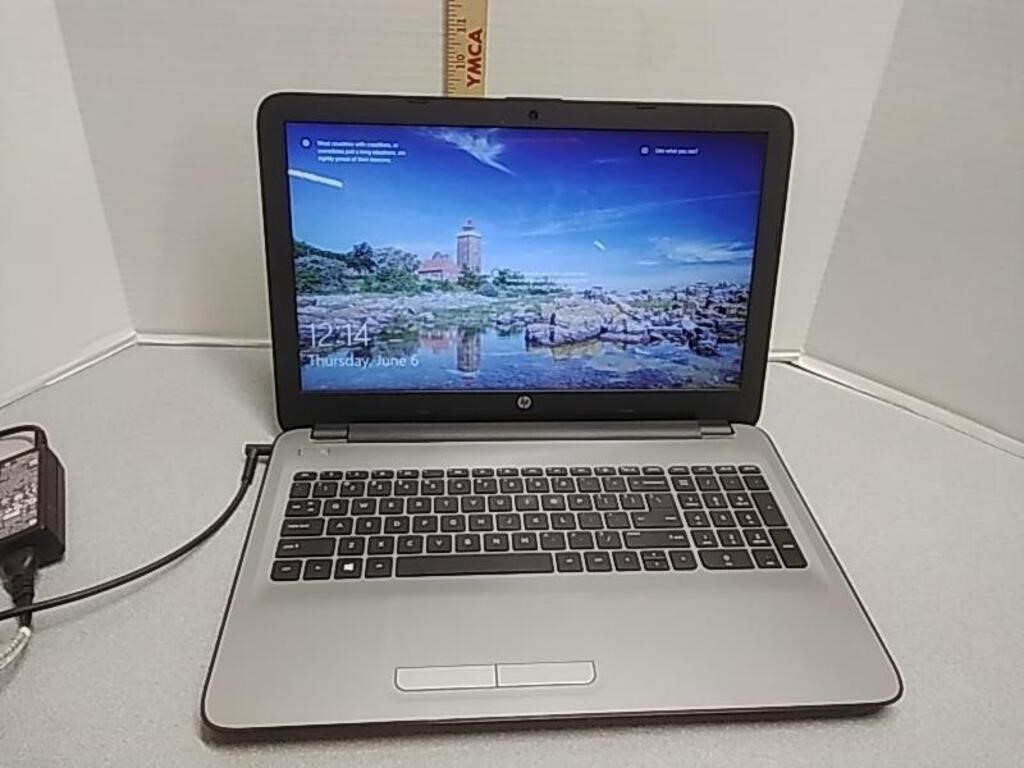 HP Laptop (works as long as it is plugged in)