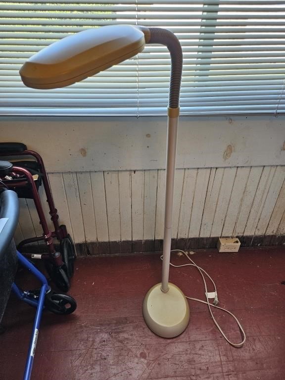 48" articulating floor lamp