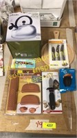 Primula kettle, cheese set, basters, misc