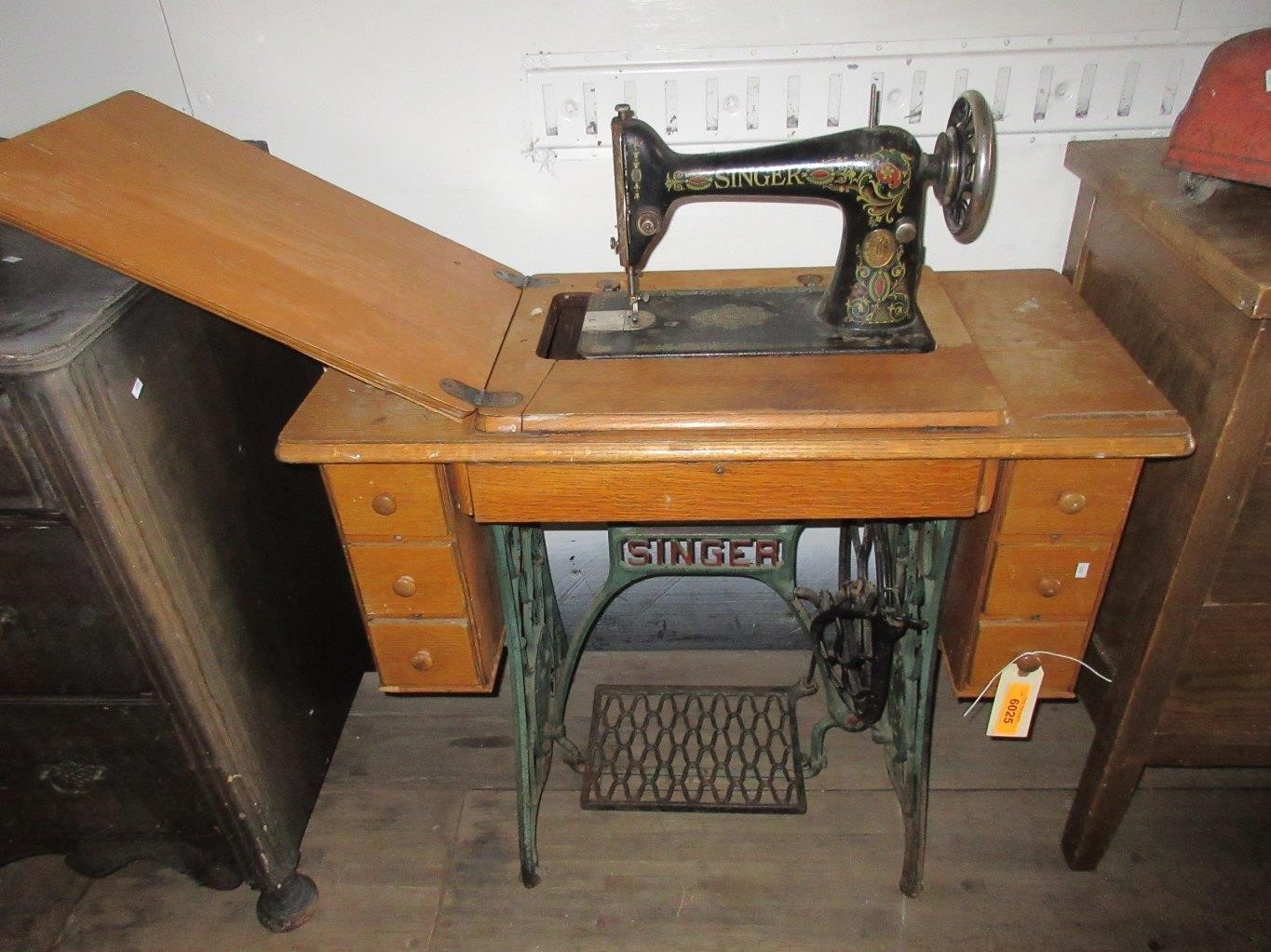 1926 Singer Sewing Machine