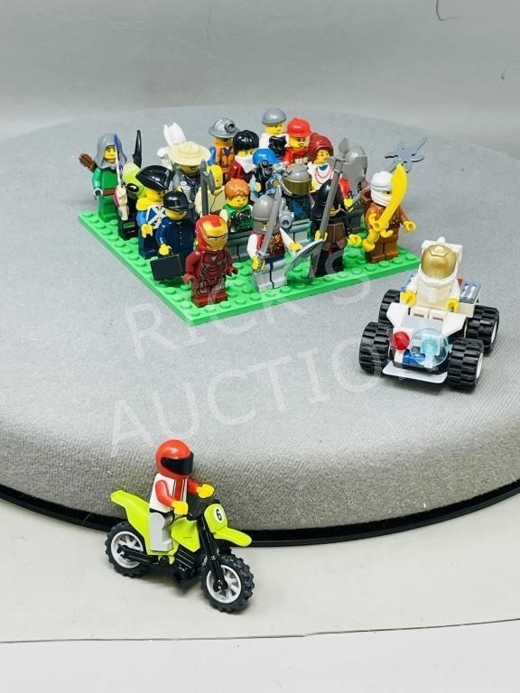 16 LEGO men & moon buggy, motorcycle/ men