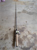 Ambassador T5600c reel & Royal Rod