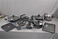 130: T-Fal pot and pan set