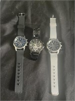 New quartz watches lot