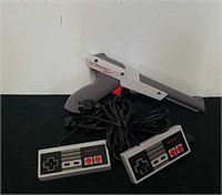 Nintendo zapper and controllers