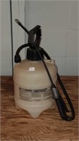 Flowmaster 1.5 gallon model 2002CA sprayer