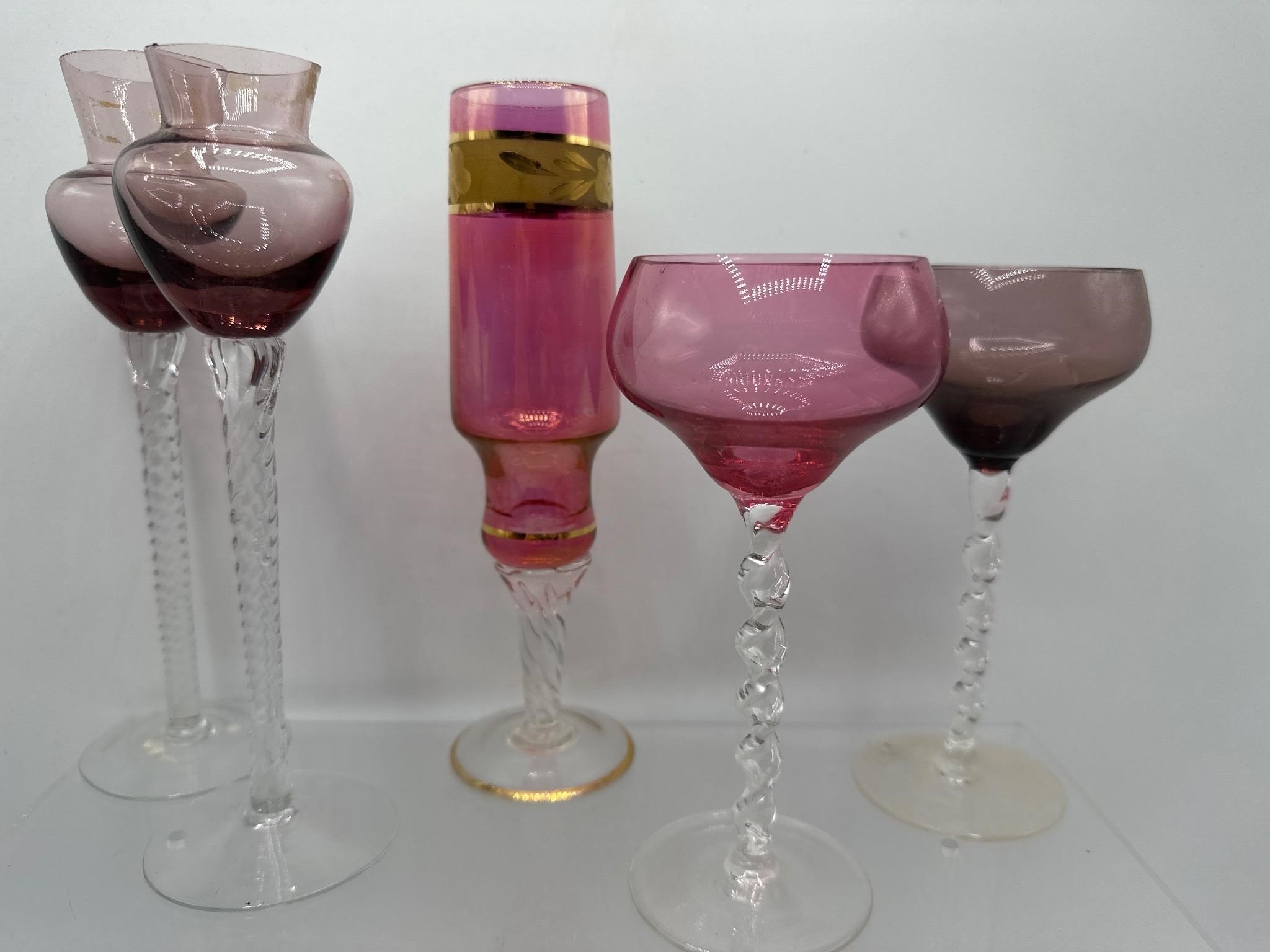 Twisted stem glassware