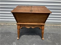 VTG/Antique Dough Box Style End Table