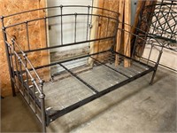 Metal Day bed