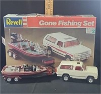 Revell Gone Fishing model set
