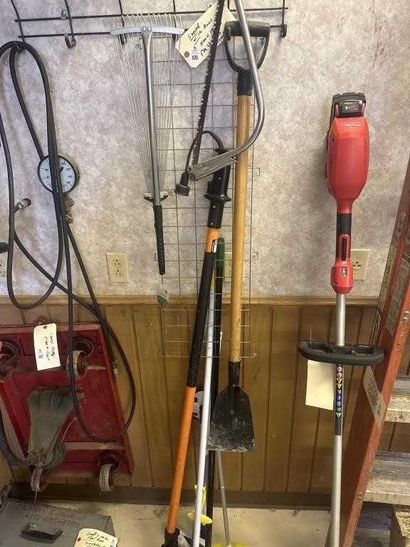 Wire rack , shovel, broom, expandable rake .