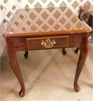 End table w/ drawer & Queen Anne legs,