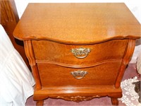 Oak Lexington Night Stand w/2 dovetail drawers