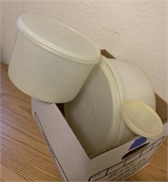 Lot of VTG Tupperware Cake Carriers