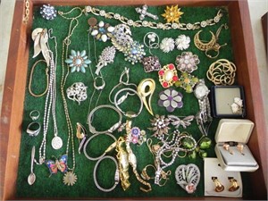 Lot of Jewelry - broaches, rings, necklaces,