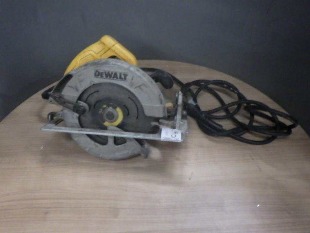 DEWALT 15 AMP CORDED CIRCULAR SAW