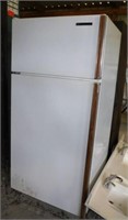 White Westinghouse refrigerator freezer,