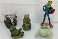 5 Funky frog figurines