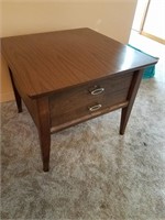 SQUARE END TABLE W/ DRAWER