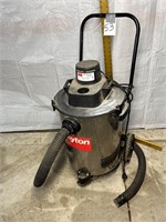 Dayton, 10 gallon wet, dry vac