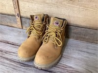 Men’s size 7 brahma work boots