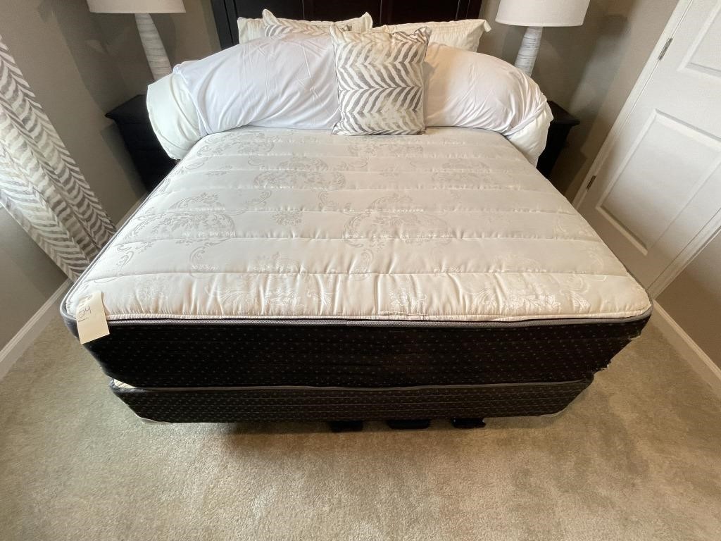 QUEEN MATTRESS SET