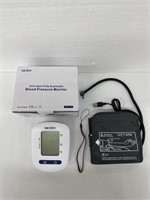 AUTOMATIC ARM-TYPE BLOOD PRESSURE MONITOR