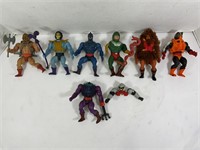 MASTERS OF THE UNIVERSE ACTION FIGURES & WEAPONS
