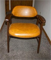 MCM Chair; 25.5"widex29"tall