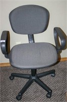 Rolling Office Chair; Height Adjusts