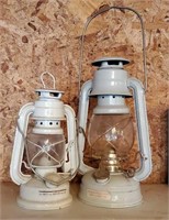 Kerosene lanterns, set of 2