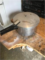Presto Pressure cooker no topper
