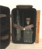 DECANTER/BOTTLES WITH CARRYING CASE