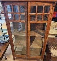 VTG/Antique glass cabinet
