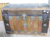 VINTAGE WOODEN TRUNK