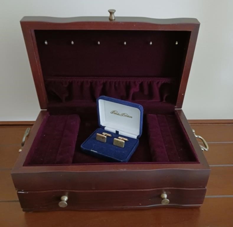 Men's Jewelry Box and Cufflinks