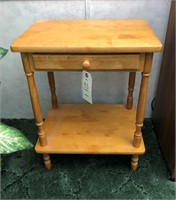 1 drawer side table w/ shelf