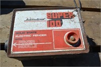 International Super100 Electric Fencer