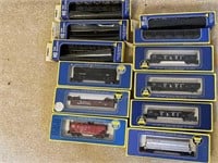 HO TRAIN ROLLING STOCK AND ACCESSORIES