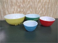 SET OF 4 PRIMARY COLORED NESTING PYREX BOWLS