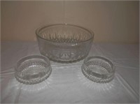 3- Lg clear berry bowl w/2 sm matching bowls