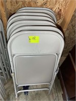 GROUP OF 7 METAL FOLDING CHAIRS
