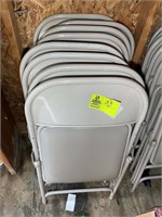 GROUP OF 7 METAL FOLDING CHAIRS